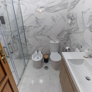 Uitgebreide Kamer met een King Size Bed